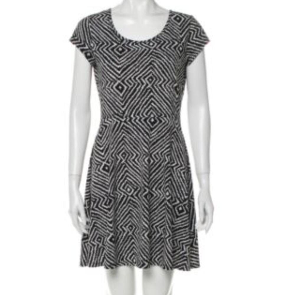Michael Kors graphic black and white print mini dress size medium